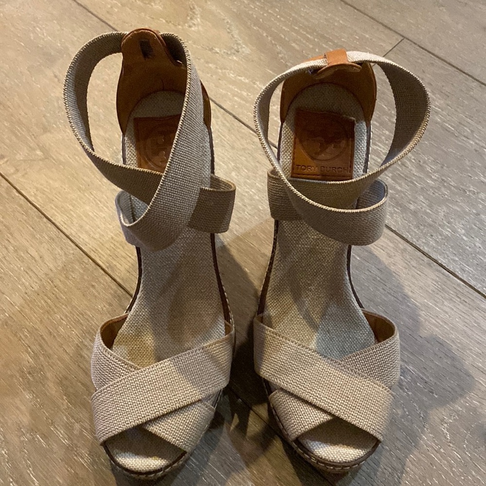 Tory Burch wedge sandal size 7 1/2